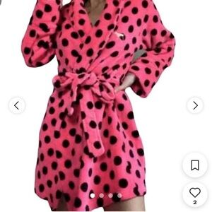 Pink Victoria’s Secret Polka Dot Robe SZ:XS/S